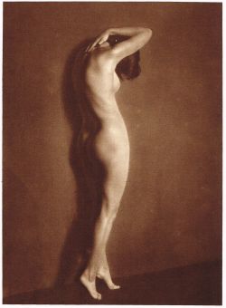 palomamia:  1920 vintage russian female nude