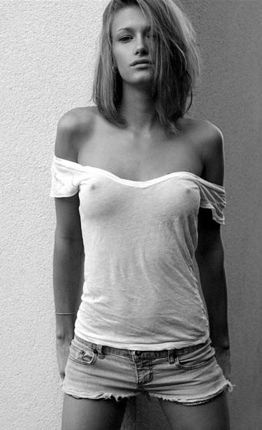 sexy-pokies:  Sexy pokies  Girl is 