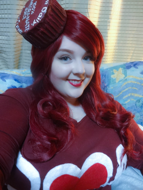 carmillaismygalpal:feetlips:My Halloween Costume this year: Pom Wonderful bottle! I’ve always joked 