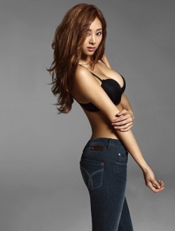 world-of-asian-beauties:  G. Na (Gina Choi)