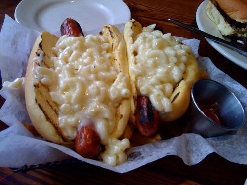 foodluxury:  Love Food? This blog is for you. 