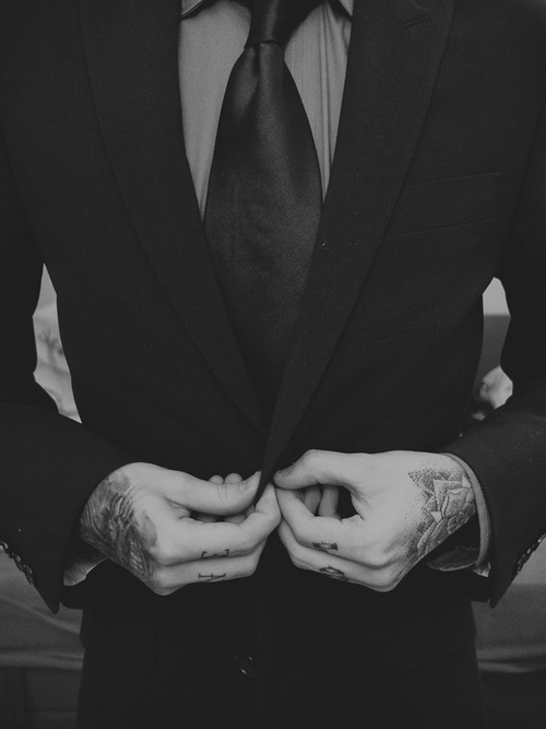 XXX cyycki:  perfection   Suited & tatted…yum! photo