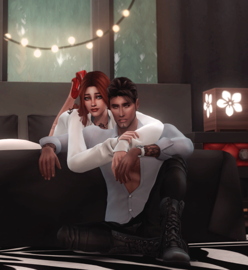 15 Day Sim Couples Challengeoriginal postDay 3 - A picture of your couple in each other’s favorite c