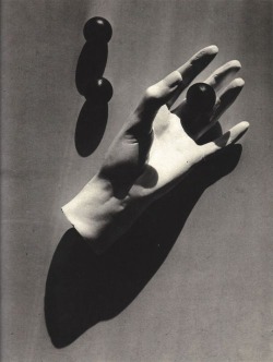 latenebreuse:  Luigi Veronesi. Untitled,