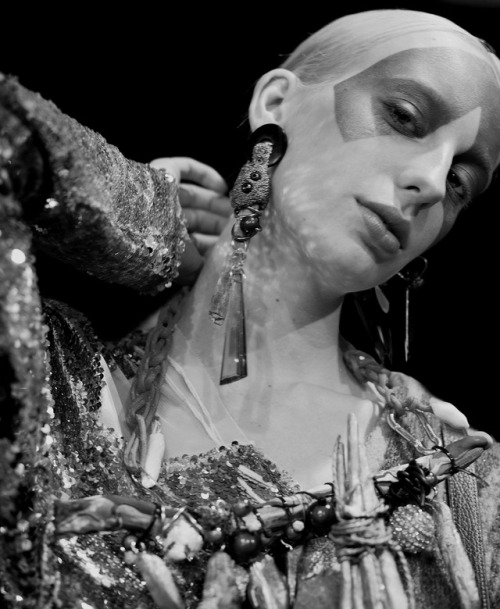 le-monde-sans-couleur: Lili Sumner at Matty Bovan F/W 2017, ph. by Eleanor Hardwick