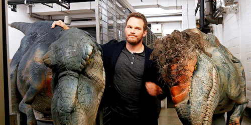 lymeandcoconut:  tomshardy:Chris Pratt Dinosaur Prank  i know this was a reaction
