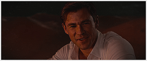 Spiderliliez Tessa Thompson As Agent M Chris Hemsworth As