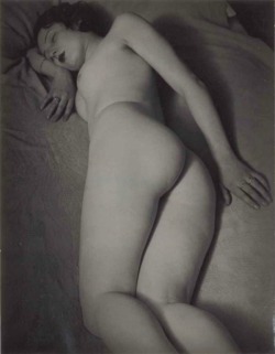 afroui:  Brassai | Nude 1932