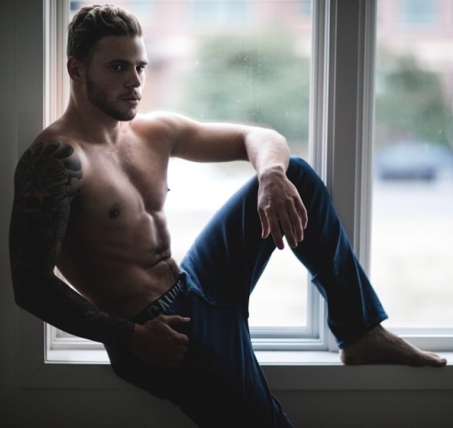 allmalecelebs:  Gus Kenworthy