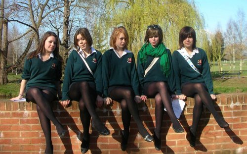 tightsobsession: Schoolgirls.