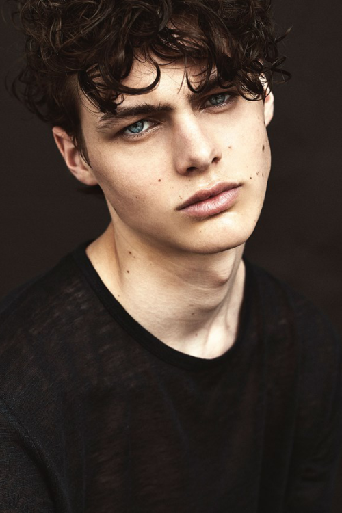 strangeforeignbeauty:  Darwin Gray by Erion Hegel Kross