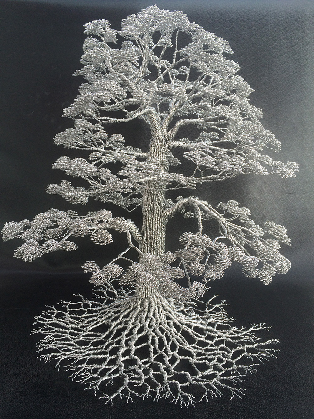 crossconnectmag:  Wire Tree Sculptures by Clive Maddison The trees are handmade from