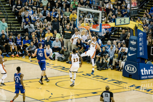 Golden State Warrior Stephen Curry eating popcorn for The New York Times