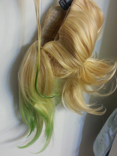 ceratopian:Adventures in wig dyeing! I used a diluted copic marker refill in apple green and it dy