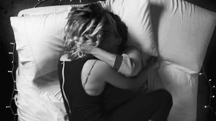 idrathergoforgirls:  👭