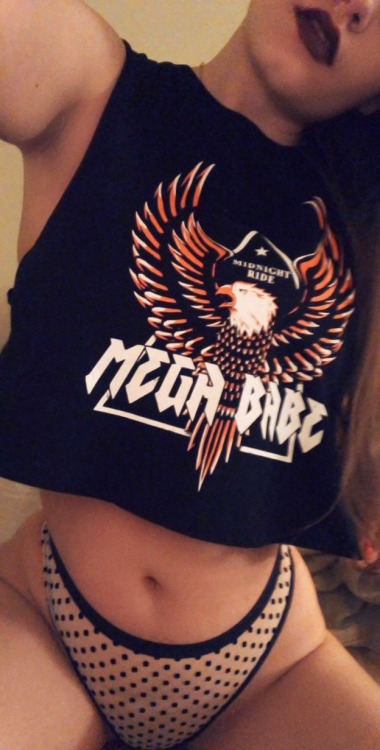 acabarprincess:  just like it sayssee more of me, spoil me 