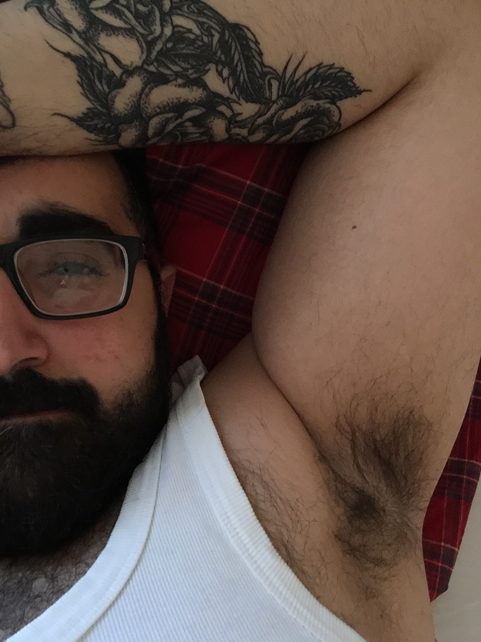 kentuckyfriedbutter:  kentuckyfriedbutter:  Lately I’ve been enjoying sniffing