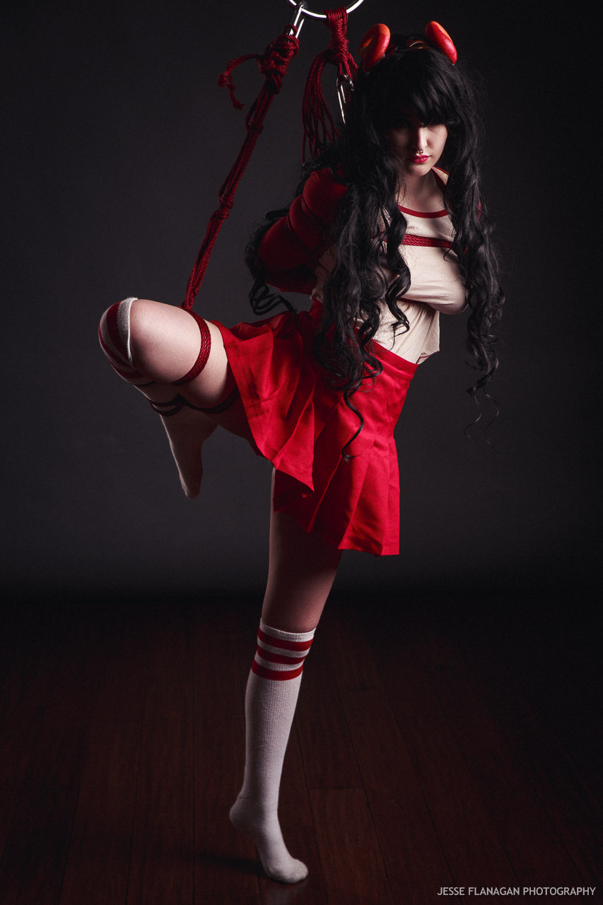 jesseflanagan:   With Rylee @gorewhorejpg as Damara from Homestuck Rigging/photos