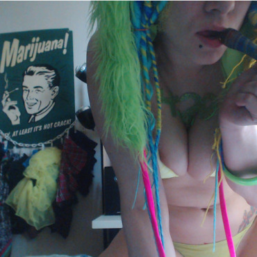 o0pepper0o:  420 picset by o0Pepper0o - https://www.manyvids.com/StoreItem/5961/420-picset/   