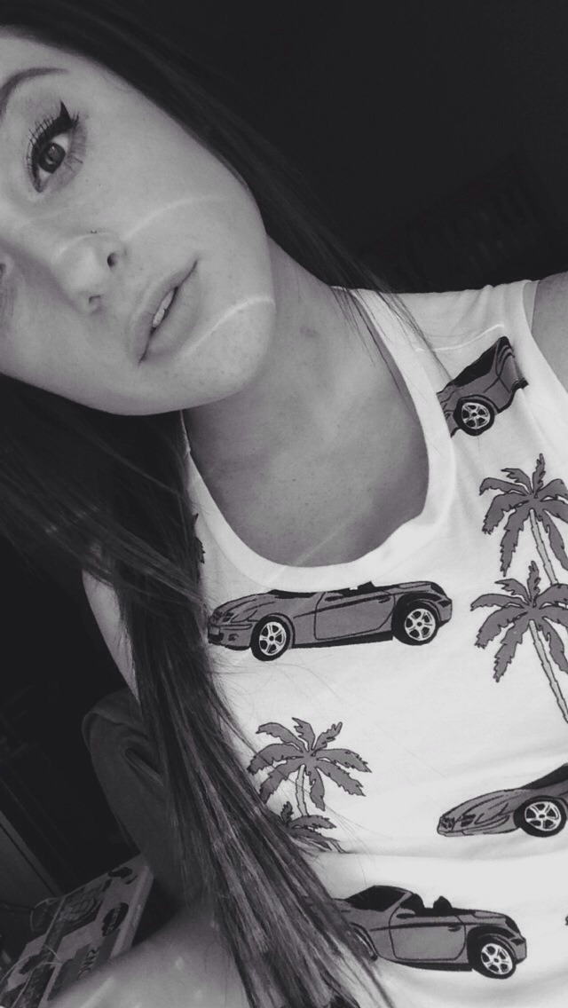 encreme:  disfavor:  This weather is srsly making my freckles come out  shes perfect