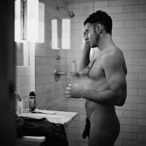 toineaunaturel:  making up for saturday night se préparer pour samedi soir