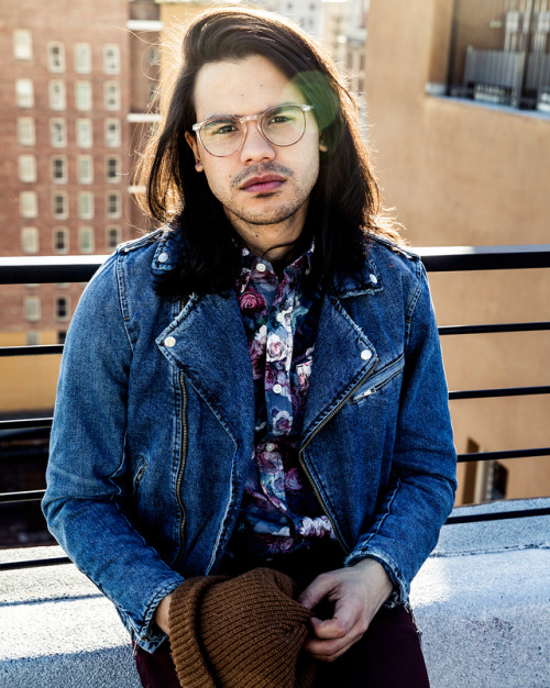 carlosdaily:stormshoots Fall schedule is back on TV. Congrats to all my friends on returning to screens everywhere and still having jobs. 👍🏻 Here is some good hair w/ my dude @tha_los