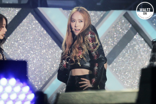 norio-taetae:130511 Jessica @ 2013 Dream Concert。(via Waltz On)シカたま、よいお腹です。