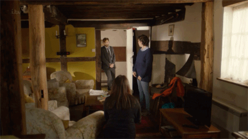 whatisthepointofyouhardy:  Alec watching Ellieand a bonus when Ellie watched Alec