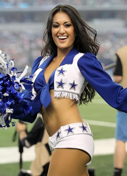 epicfemales:  Cowboys!  Why I would move to TX. ;)