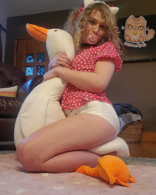@MMKittyKatABDL being a silly goose, in her cute Valentines outfit! 