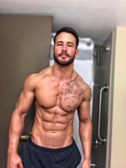 straightdudesexting:  Straight hunk Sean