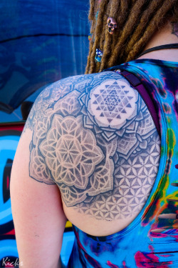 fuckyeahtattoos:  My latest tattoo Done by Ryan Smith at Foothills Tattoo in Perth, Western Australia - @ryansmithtattoos I told him which elements of sacred geometry I wanted included in this tattoo (Flower of Life/ Seed of Life &amp; the Sri Yantra)