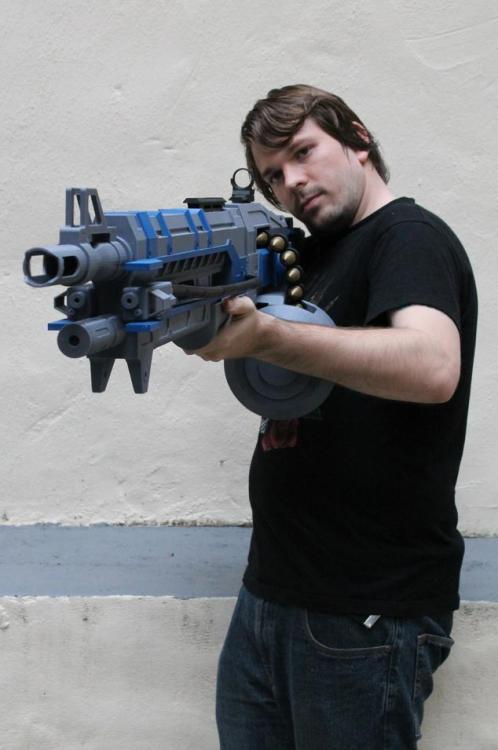 “ 3D Printed Destiny Weapons
Thunderlord Exotic Heavy Machine Gun by Kirby Downey / Facebook
Conduit F3 Legendary Fusion Rifle by Elliott Viles
Free downloadable files to print out and make your own HERE & HERE.
”