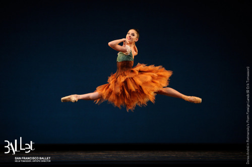 Snapped: soloist Dores takes flight in Ratmansky&rsquo;s gorgeous From Foreign Lands! FYI these 