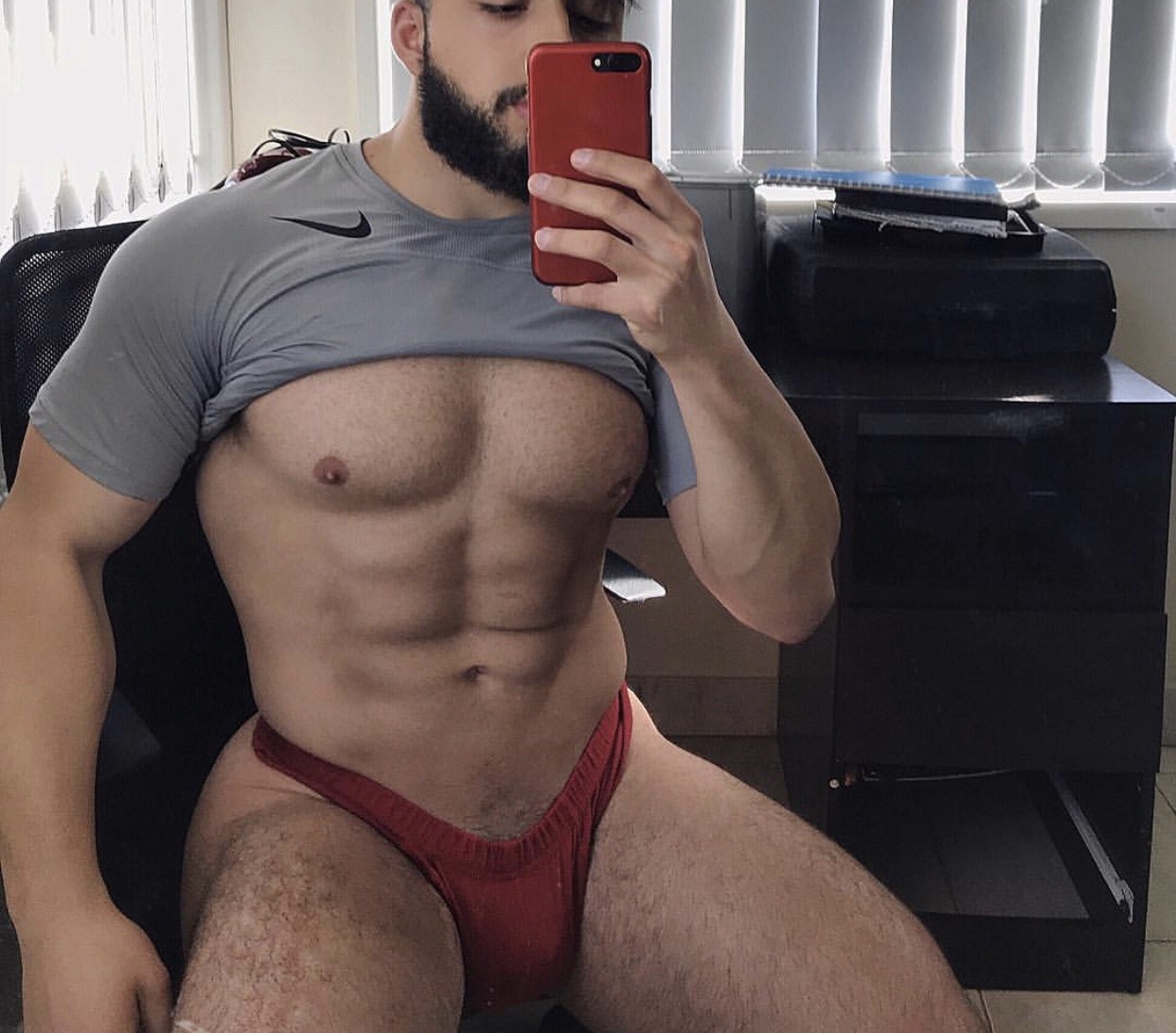 masculine-man-meat:  testosteronecheck:    Banging body with the sexy beard