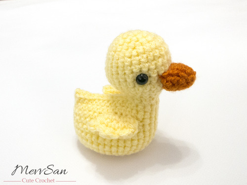 Do you have fond memories of owning a rubber ducky?  Pattern available at www.MevvSan.com