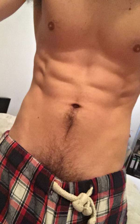 countryboysgonewild:  100 notes and I’ll post a video of him cumming  Hot! I wanna see it!