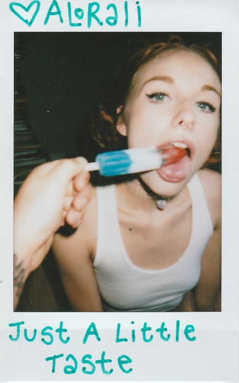 Sex alorali:  Some sfw instax daddy took today. pictures