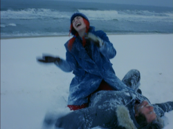 bleu-eyed:  I can’t remember anything without you Eternal Sunshine of The Spotless Mind (2004) 