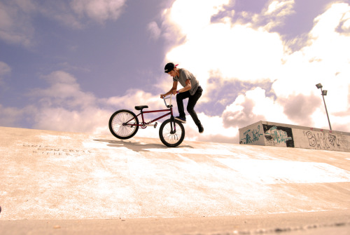 itskevinsbox:  In #Spain rocking the Skatepark in #Gijon, #Asturias #asturiasbike