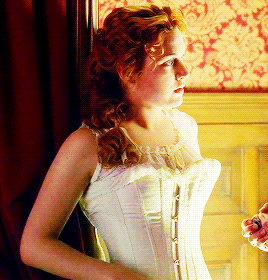 wekk:Rose’s corset in Titanic (1997) dir. James Cameron (requested by anonymous).