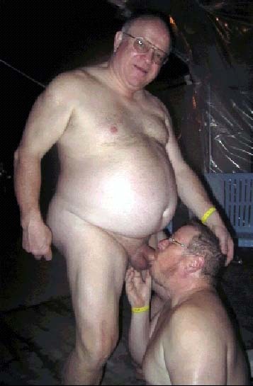 Damm old fat guys w/ their fat cocks and extra skin, just what I love