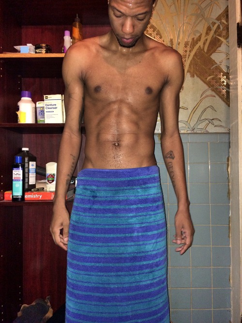 mrdicklegitxxx:  Never Before Seen Fresh Out The Shower Hmu