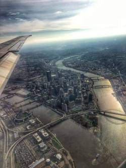 charmainesworld:  Someone somewhere took an awesome shot of Pittsburgh    The somewhere is Pittsburgh.