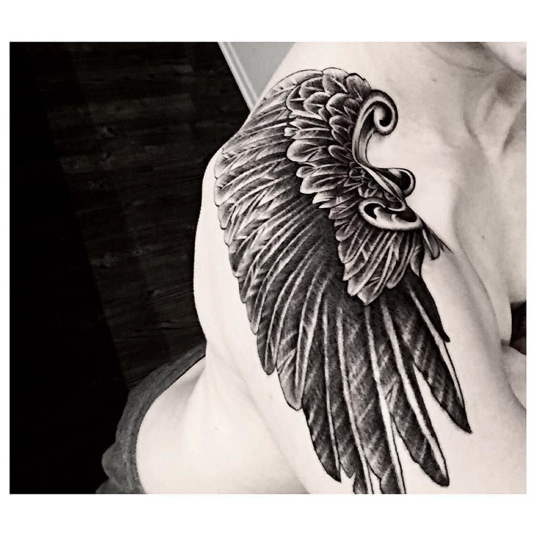Here&rsquo;s a sneak peak of the coverup on my shoulders. I&rsquo;m flying
