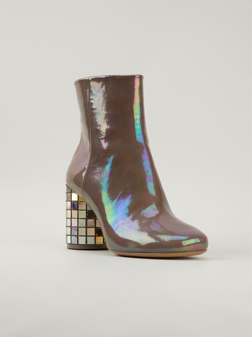 Porn sagittairy: Maison Martin Margiela iridescent photos