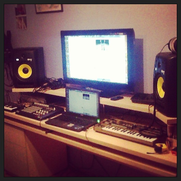 #studio #home #musical #stuff #mystuff #musicstudio #studiotable #table #augustbeats