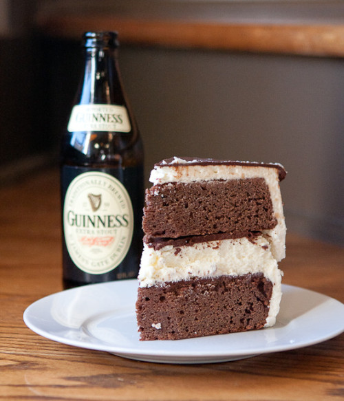 foodffs:  Guinness Stout Cake with Vanilla Bean Cheesecake, Whipped Vanilla Bean Frosting & Guinness Stout GanacheReally nice recipes. Every hour.Show me what you cooked!