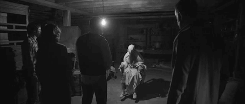 um-this-is-awkward:  The Conjuring (2013) 