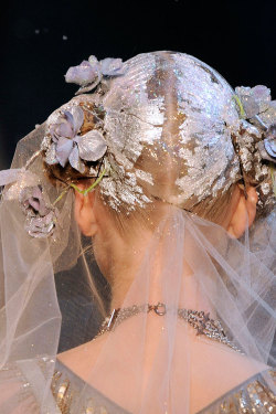 themakeupbrush:    John Galliano Fall 2009